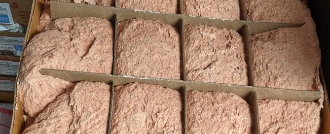 Bulk portions of raw pet food